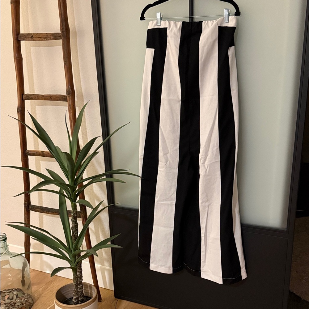 Black and White Striped Wide-Leg strapless romper